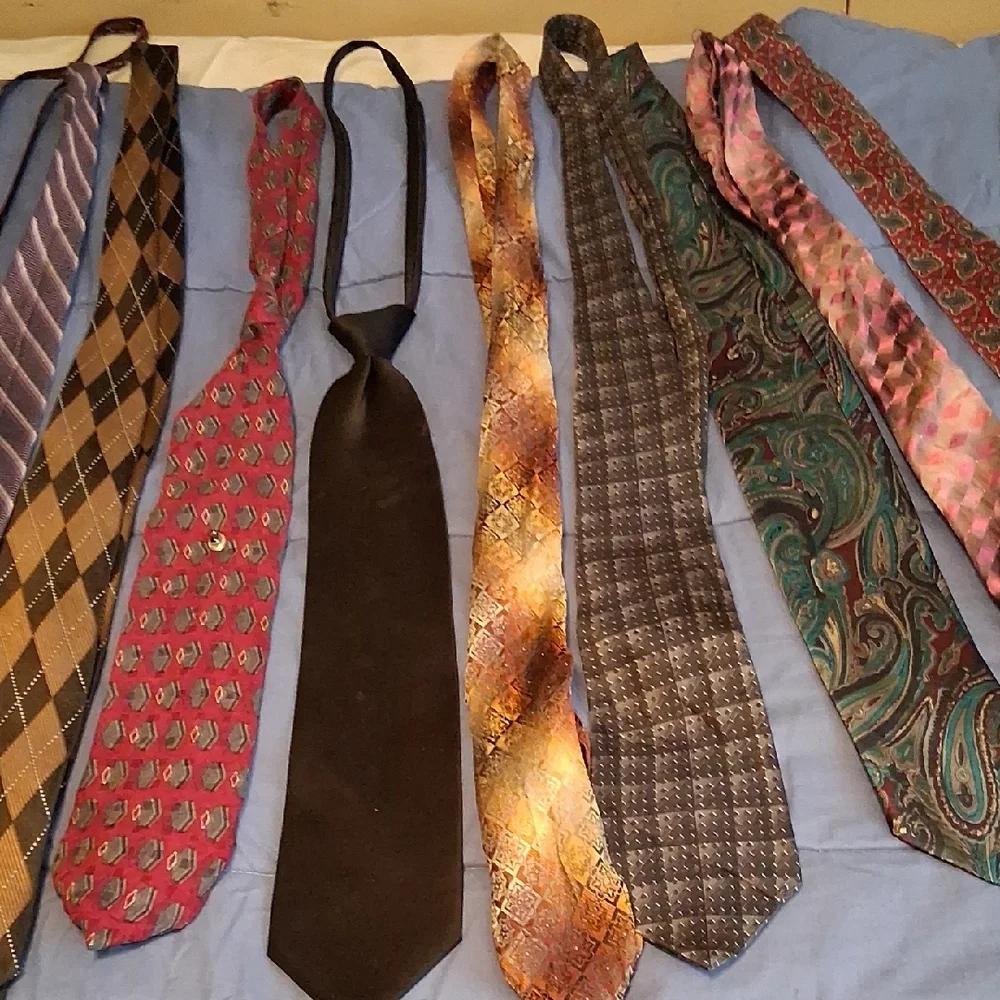 Assorted Patterned Ties Collection - Picture 4 of 10